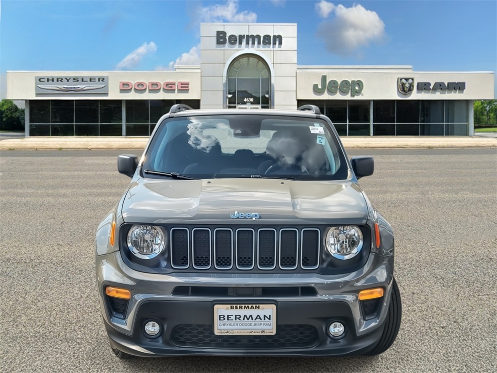 2022 Jeep Renegade Latitude photo 3