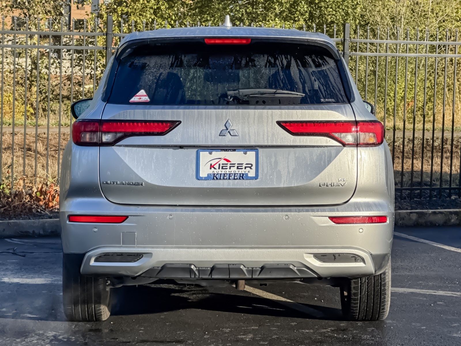 2023 Mitsubishi Outlander PHEV SE photo 4
