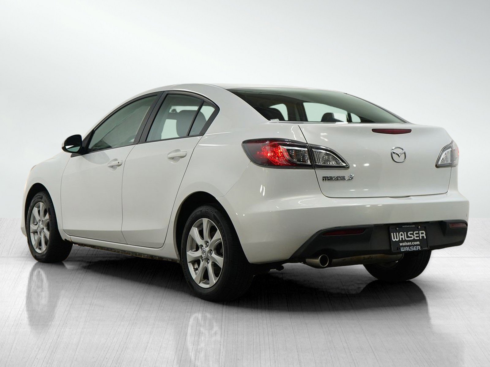 2010 Mazda Mazda3 Touring photo 3