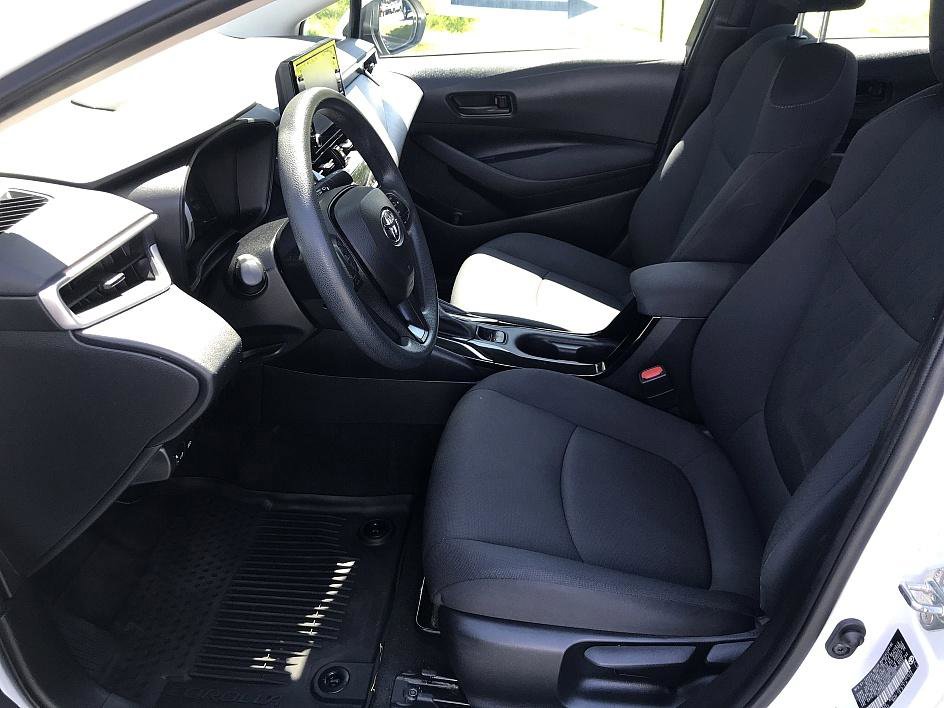 2022 Toyota Corolla LE photo 9
