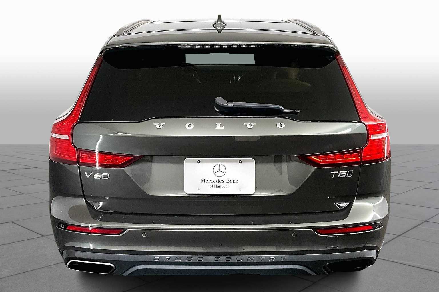2020 Volvo V60 Cross Country photo 4