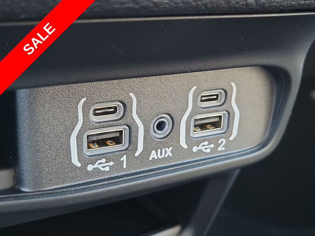 2025 Chrysler Pacifica photo 29