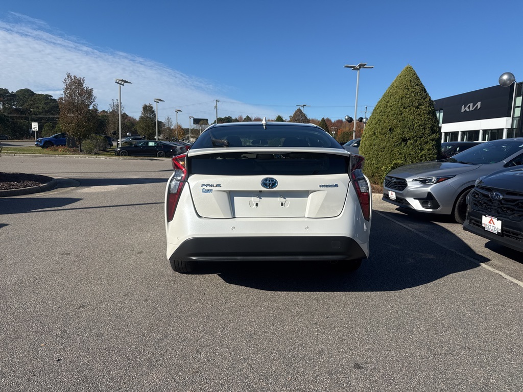 2018 Toyota Prius Four photo 4