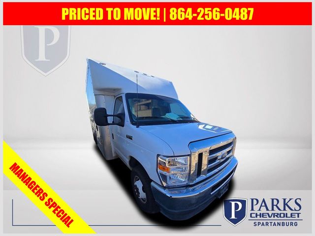 2023 Ford E-Series Base's photo