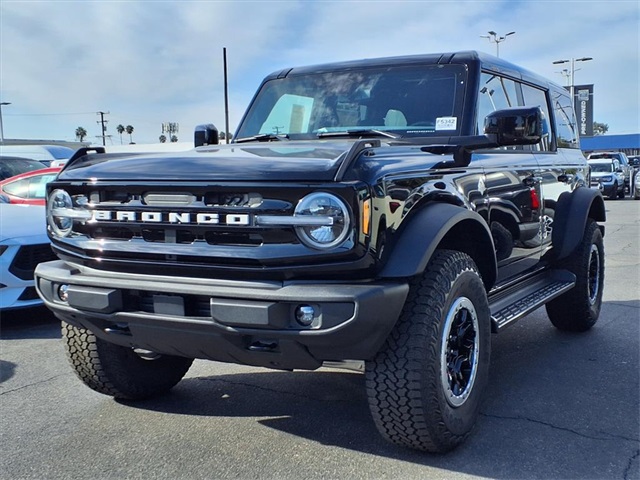 2025 Ford Bronco 4-Door Outer Banks's photo