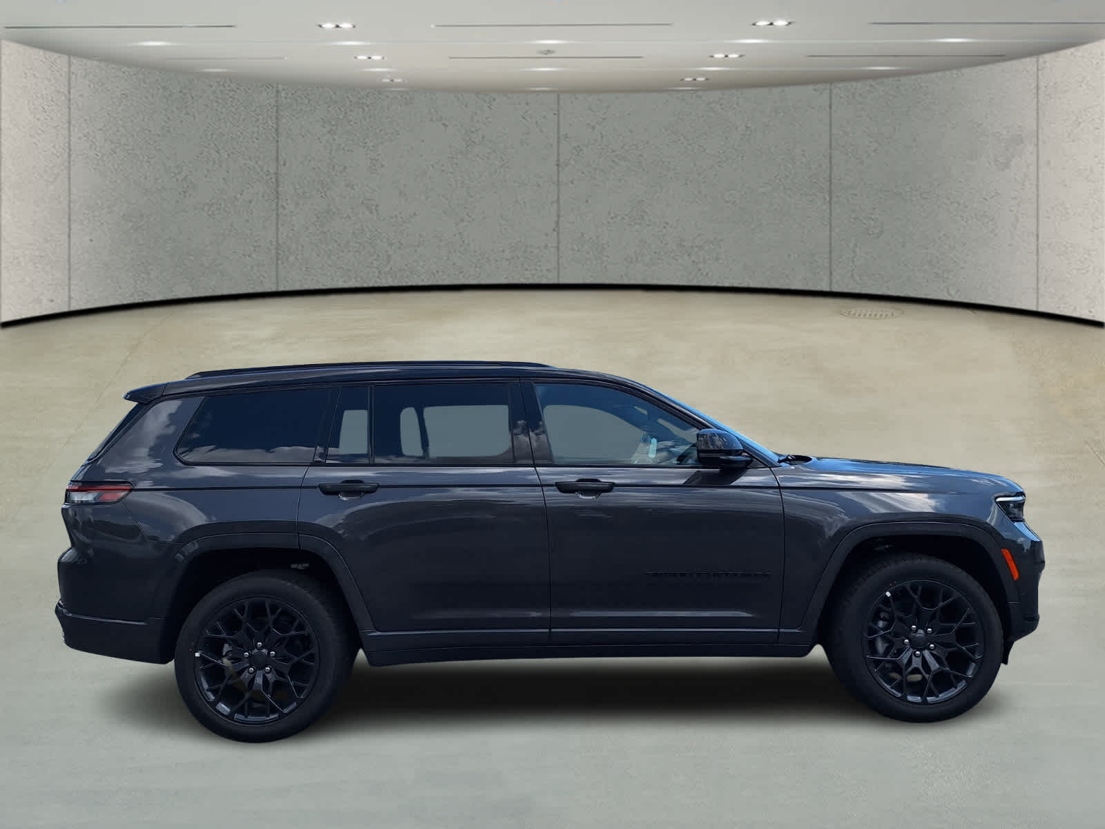 2025 Jeep Grand Cherokee L Summit Reserve photo 4