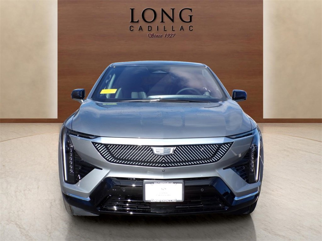 2026 Cadillac Optiq Luxury photo 2