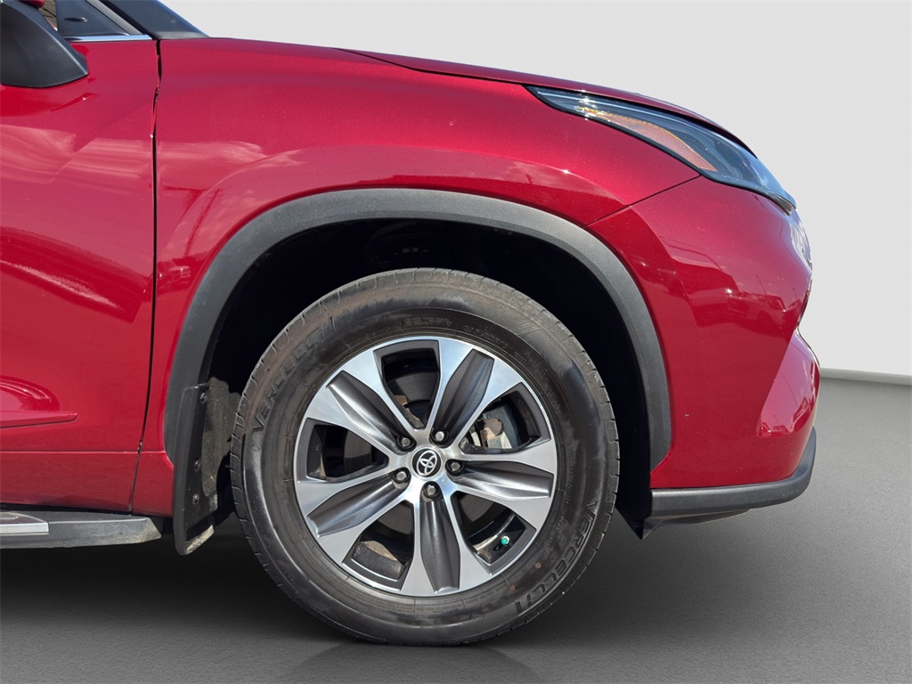 2022 Toyota Highlander XLE photo 22
