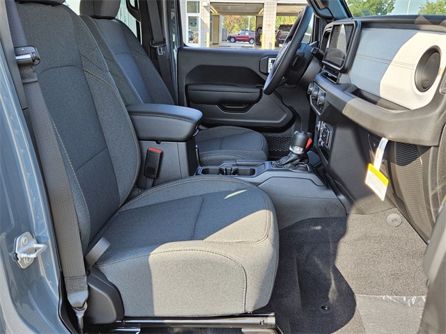 2025 Jeep Wrangler Sport photo 14