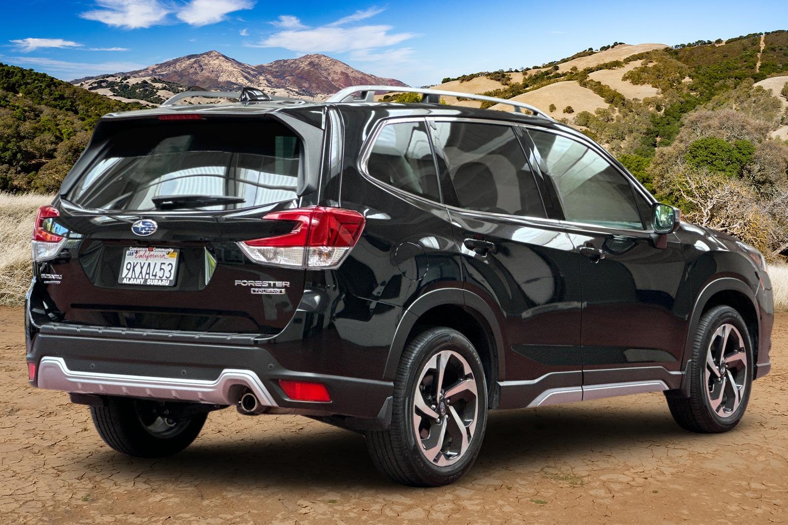 2023 Subaru Forester Touring photo 4