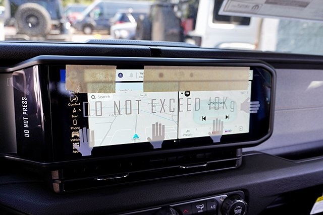 New 2025 Hydro Blue Pearl-Coat Exterior Paint Jeep Sport S image 30