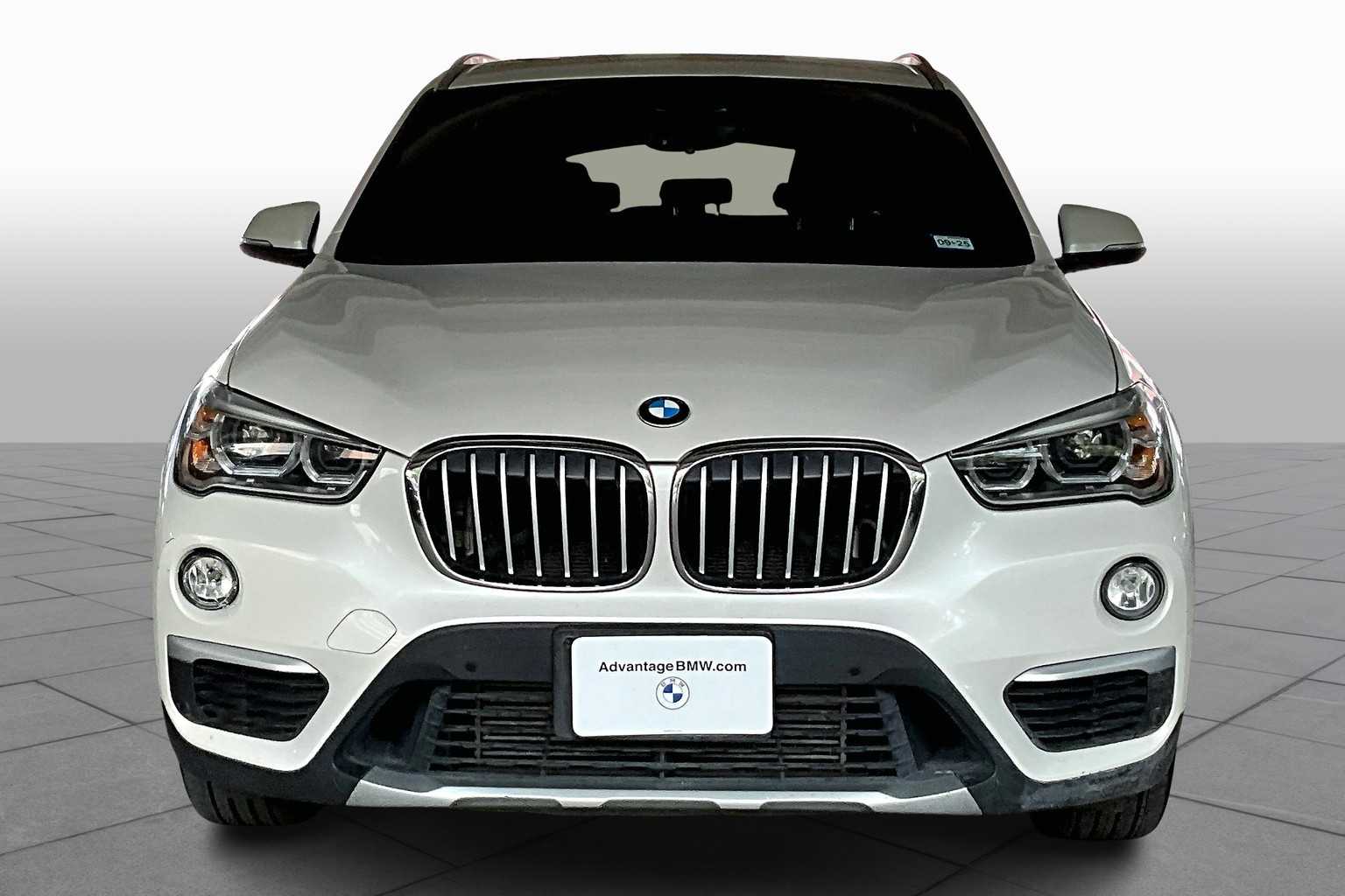 Used 2018 BMW X1 28i with VIN WBXHT3C37J5K32121 for sale in Webster, TX