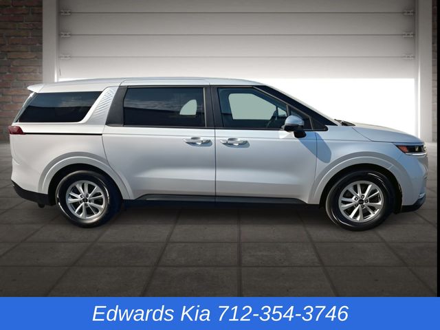 2023 Kia Carnival LX photo 2