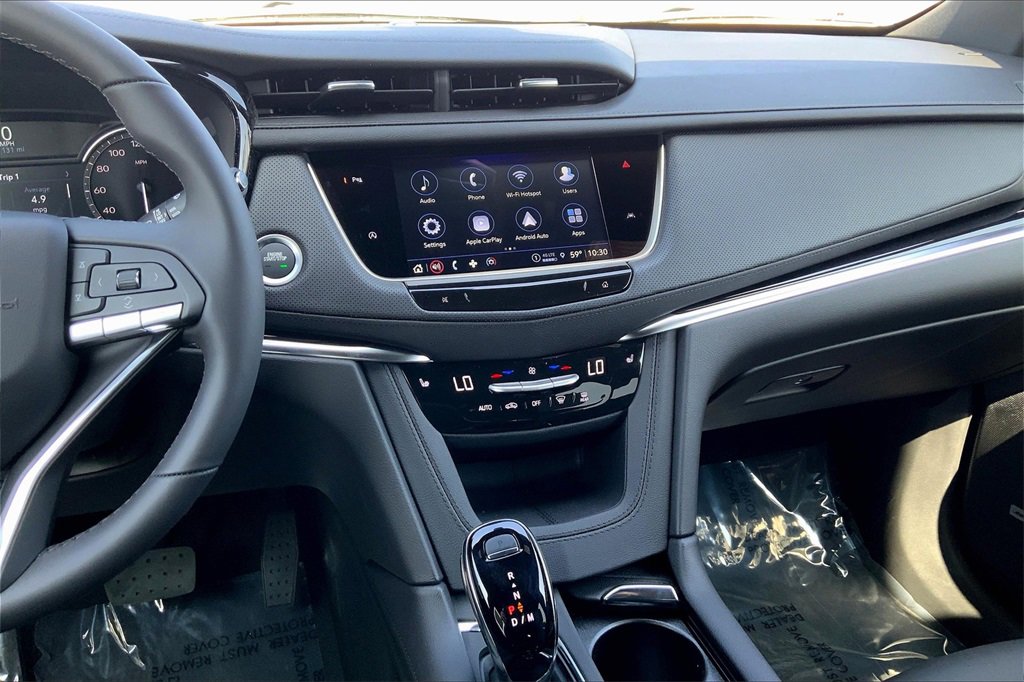 2025 Cadillac XT6 Luxury photo 8