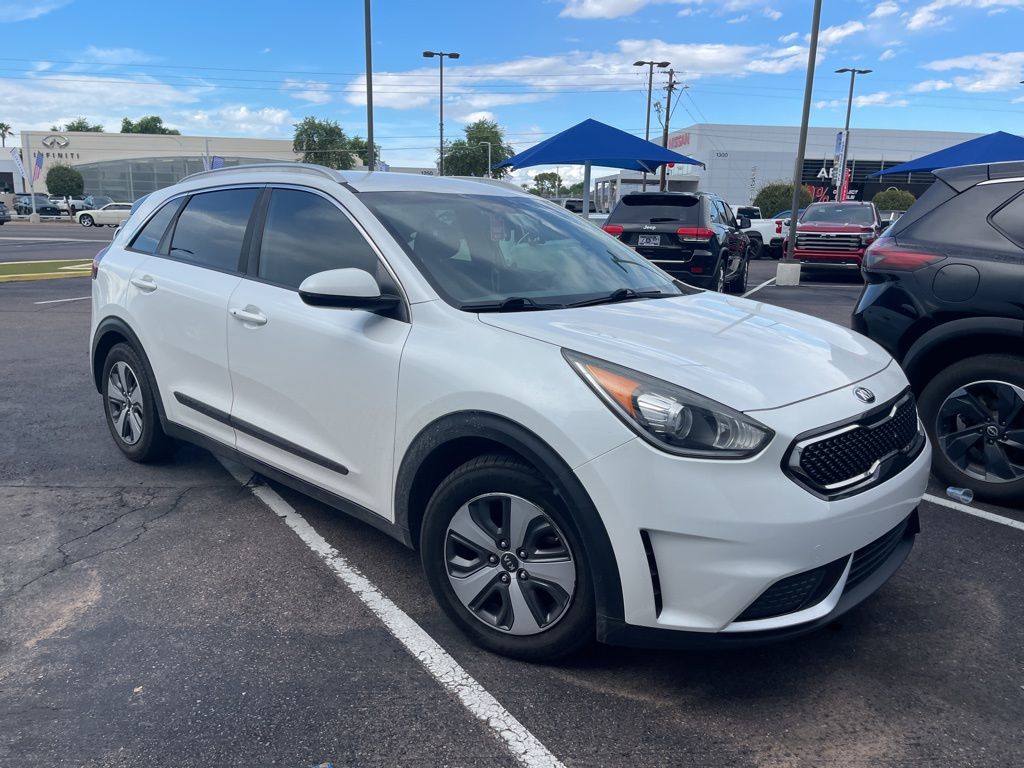 2017 Kia Niro LX photo 2