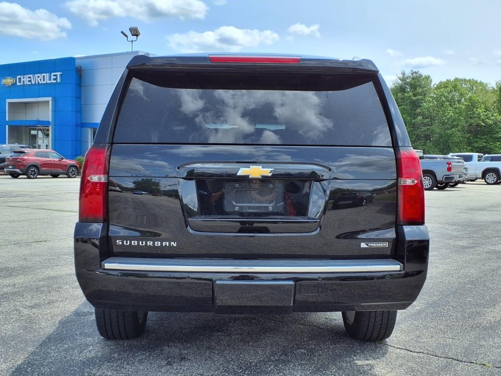 2017 Chevrolet Suburban Premier photo 5