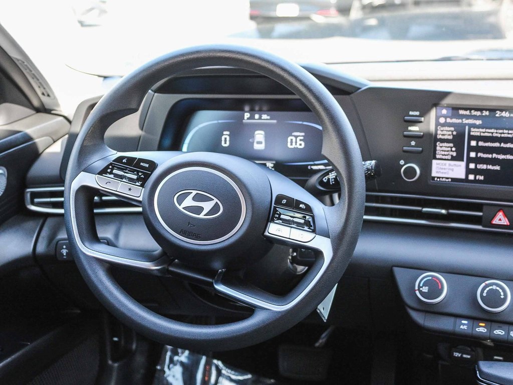 2025 Hyundai Elantra SE photo 15