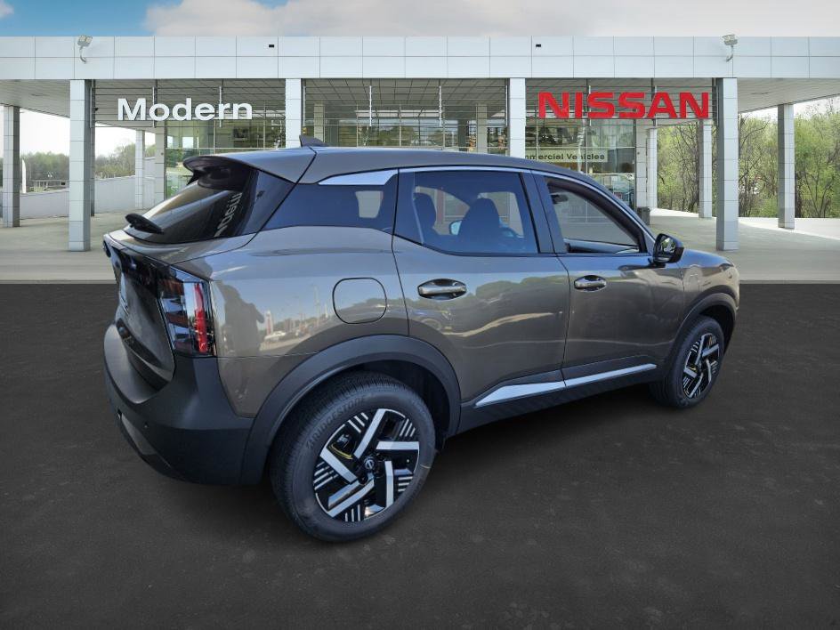 2025 Nissan Kicks SV photo 4