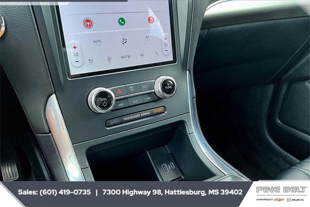 2024 Ford Edge Titanium photo 22