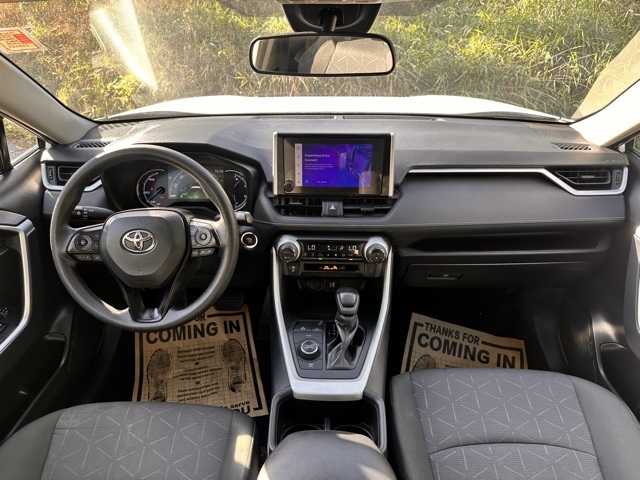 2024 Toyota RAV4 Hybrid XLE photo 22