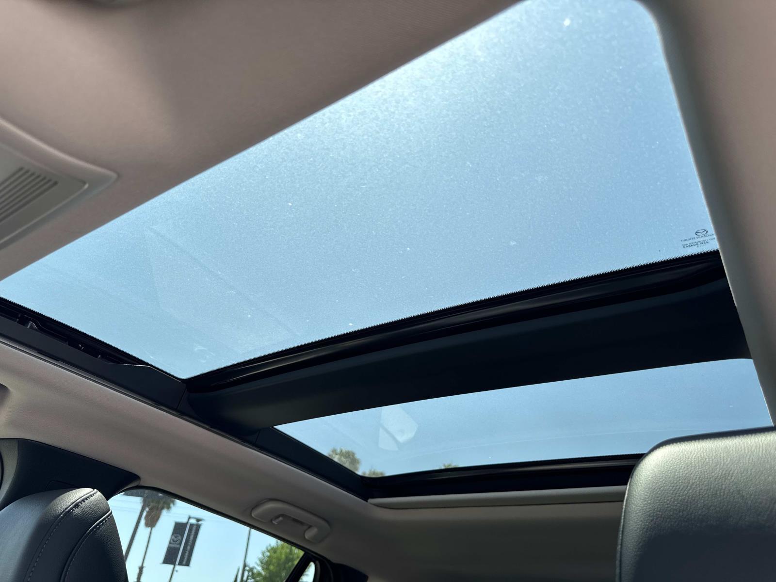 2025 Mazda CX-50 Premium Plus photo 3