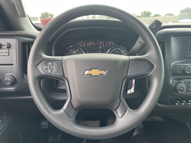 2023 Chevrolet Silverado 5500HD Work Truck photo 2