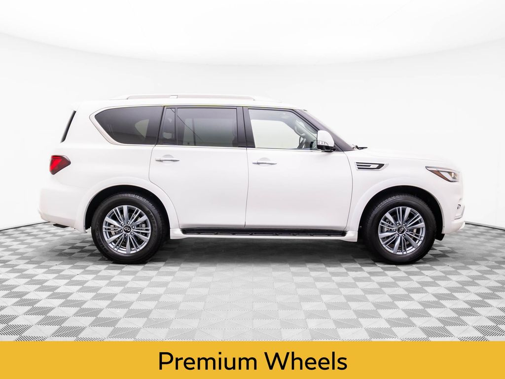 2024 Infiniti QX80 Luxe photo 6
