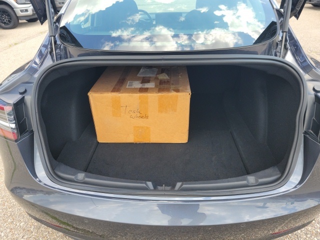 2018 Tesla Model 3 Long Range photo 19