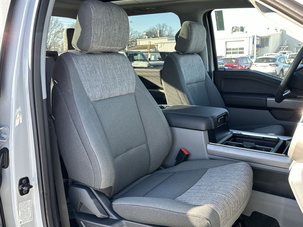2025 Ford F-350 XLT photo 32