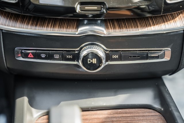 2023 Volvo XC60 Plus photo 20