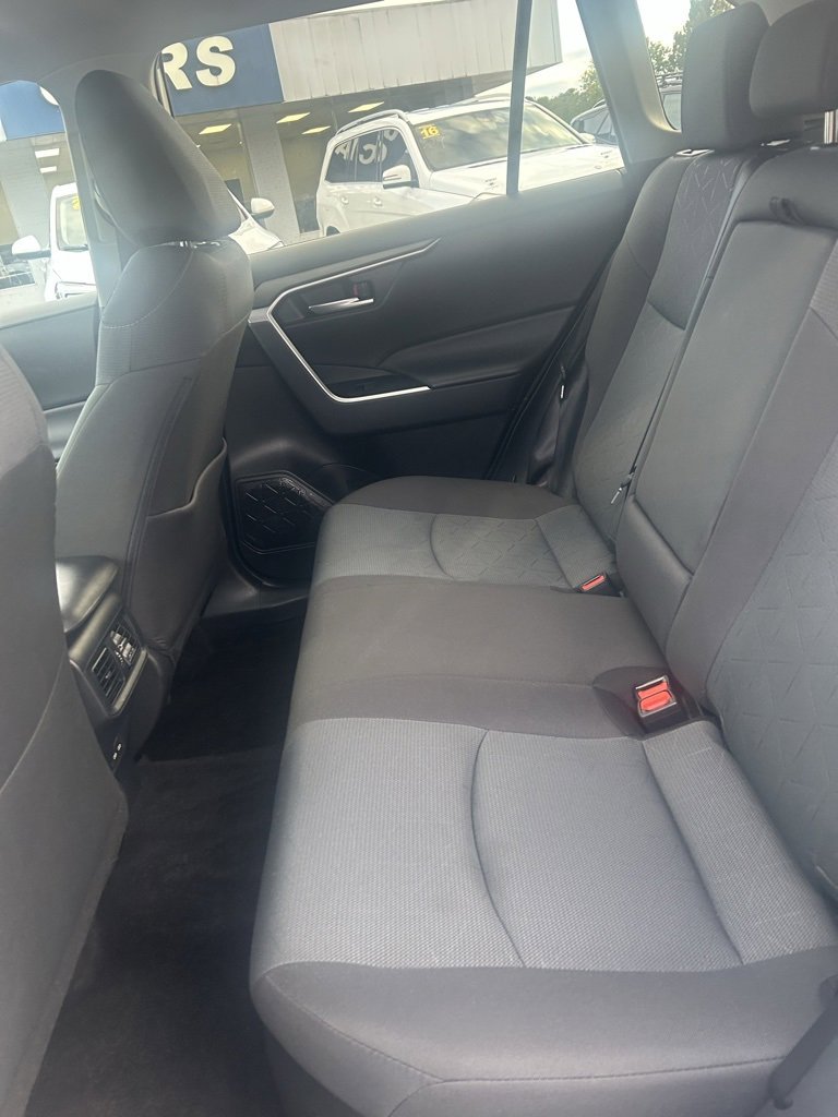 2024 Toyota RAV4 Hybrid XLE photo 10