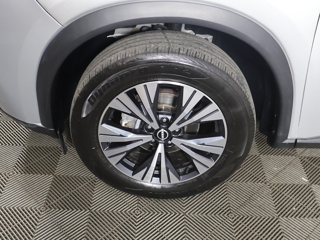 2022 Nissan Rogue SV photo 12