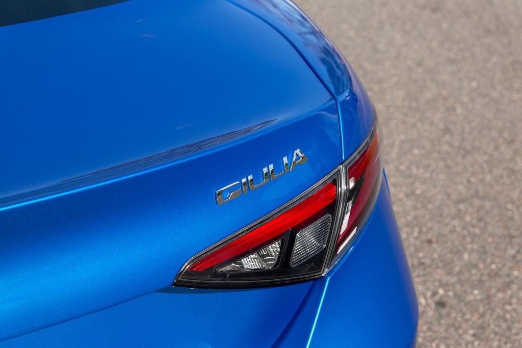 2025 Alfa Romeo Giulia Base photo 9