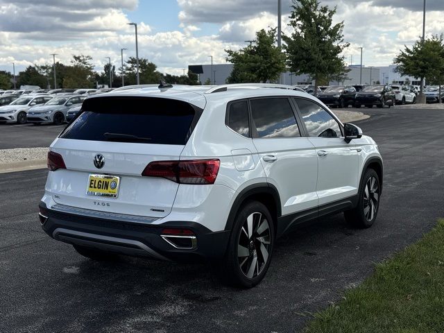 2024 Volkswagen Taos SEL photo 5