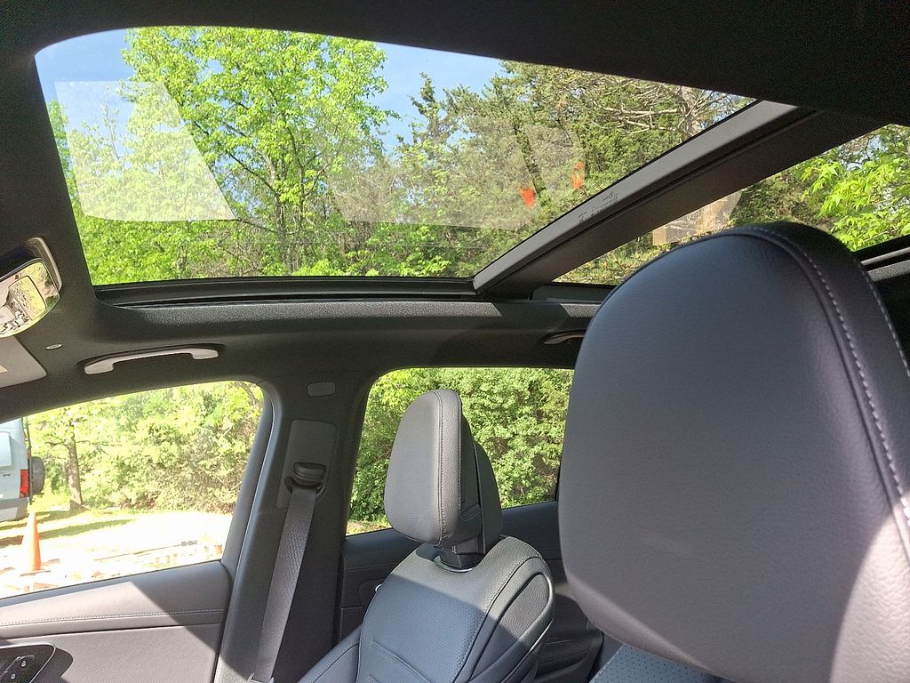 2025 Mercedes Benz GLC 300 4MATIC photo 9
