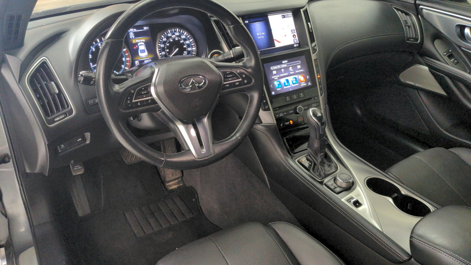 Used 2022 Graphite Shadow INFINITI LUXE image 25