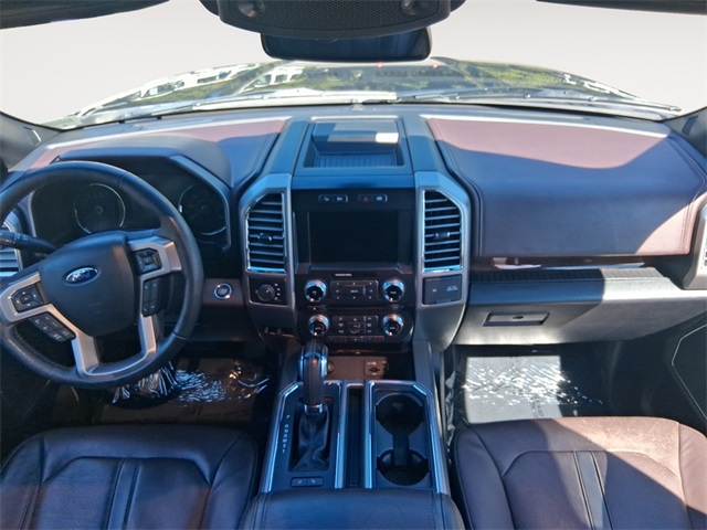 2015 Ford F-150 Platinum photo 11