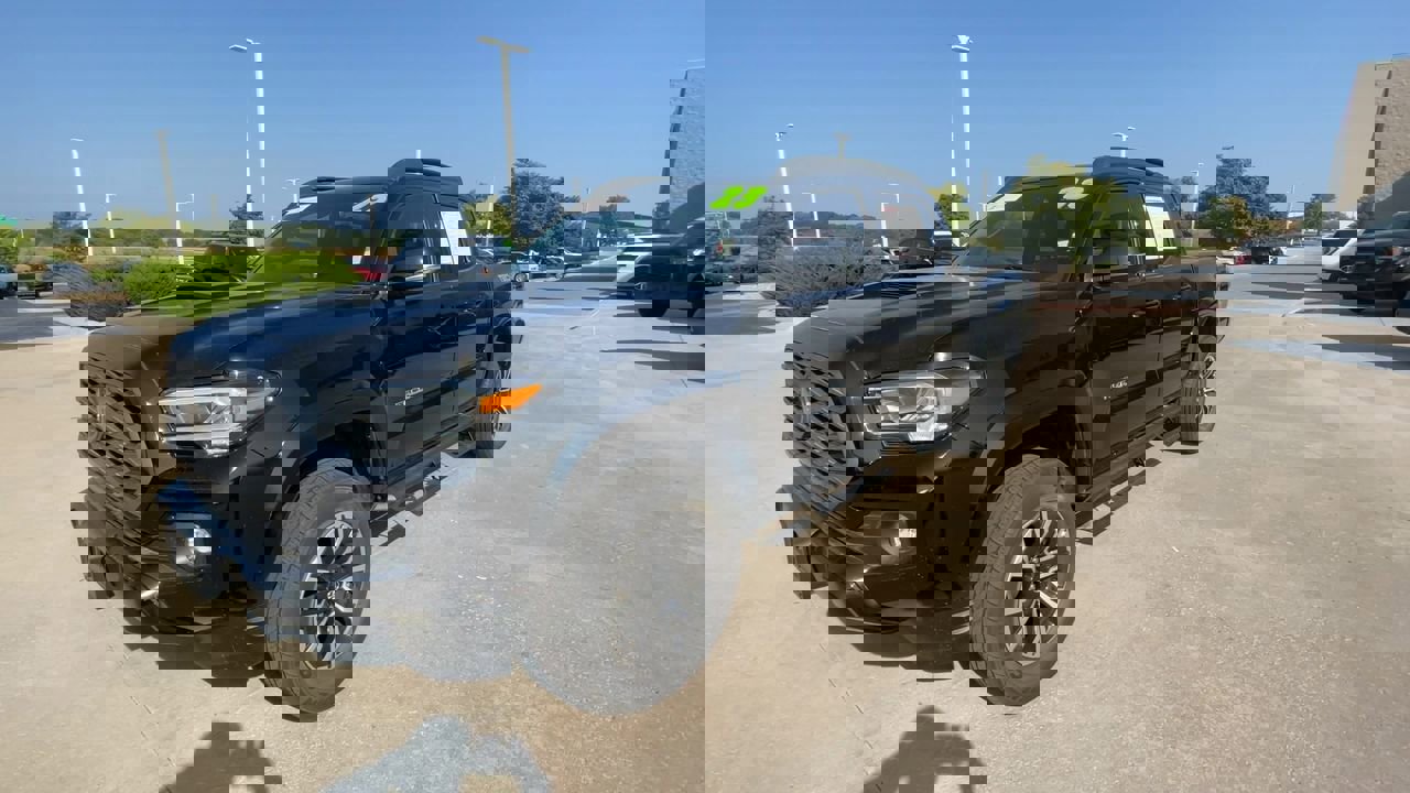 2023 Toyota Tacoma TRD Sport photo 4