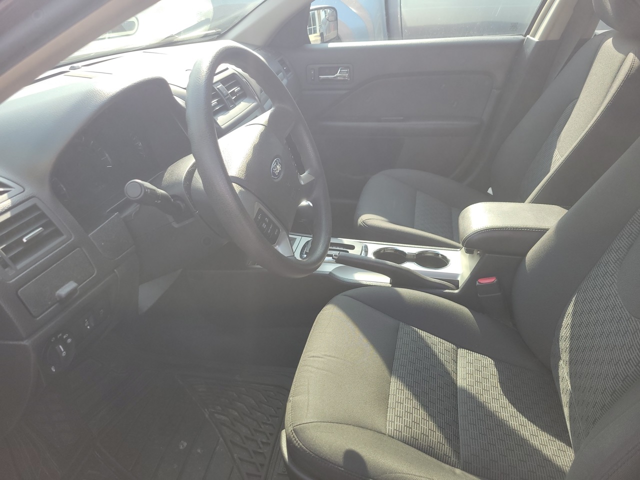 2011 Ford Fusion SE photo 4