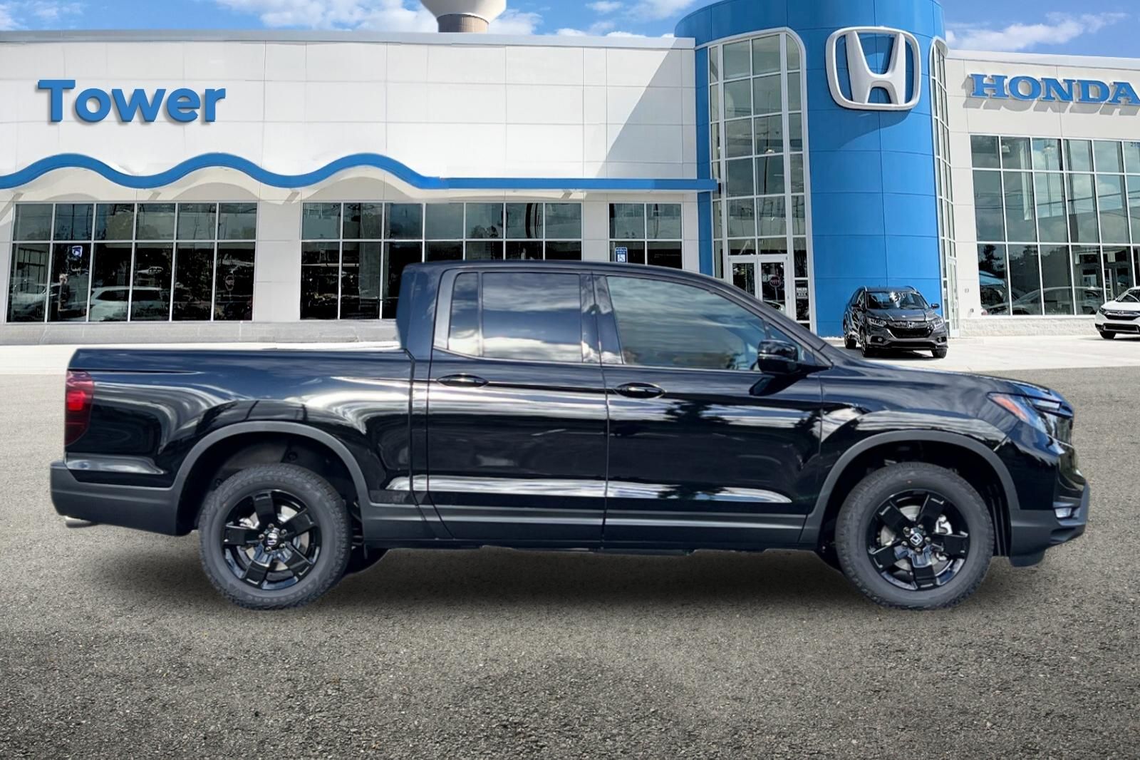 2025 Honda Ridgeline Black Edition photo 2