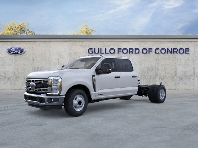 2025 Ford F-350 Super Duty Chassis Cab XL's photo