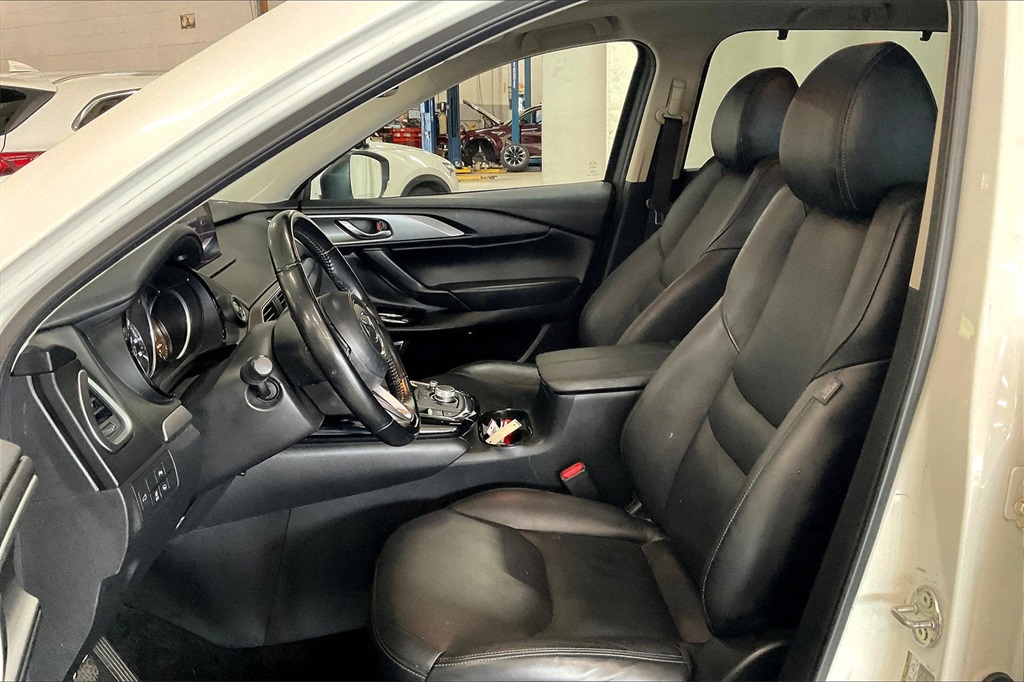 2022 Mazda CX-9 Touring photo 23