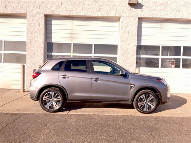 2025 Mitsubishi Outlander Sport ES's photo