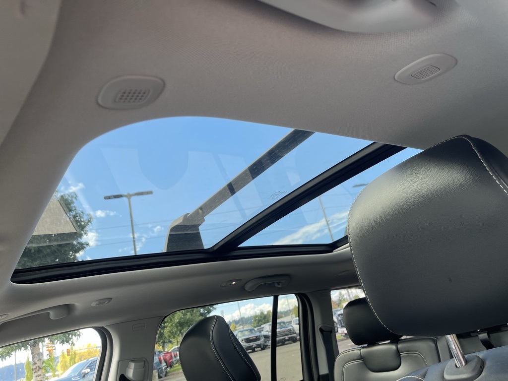 2022 Jeep Grand Cherokee Limited photo 7