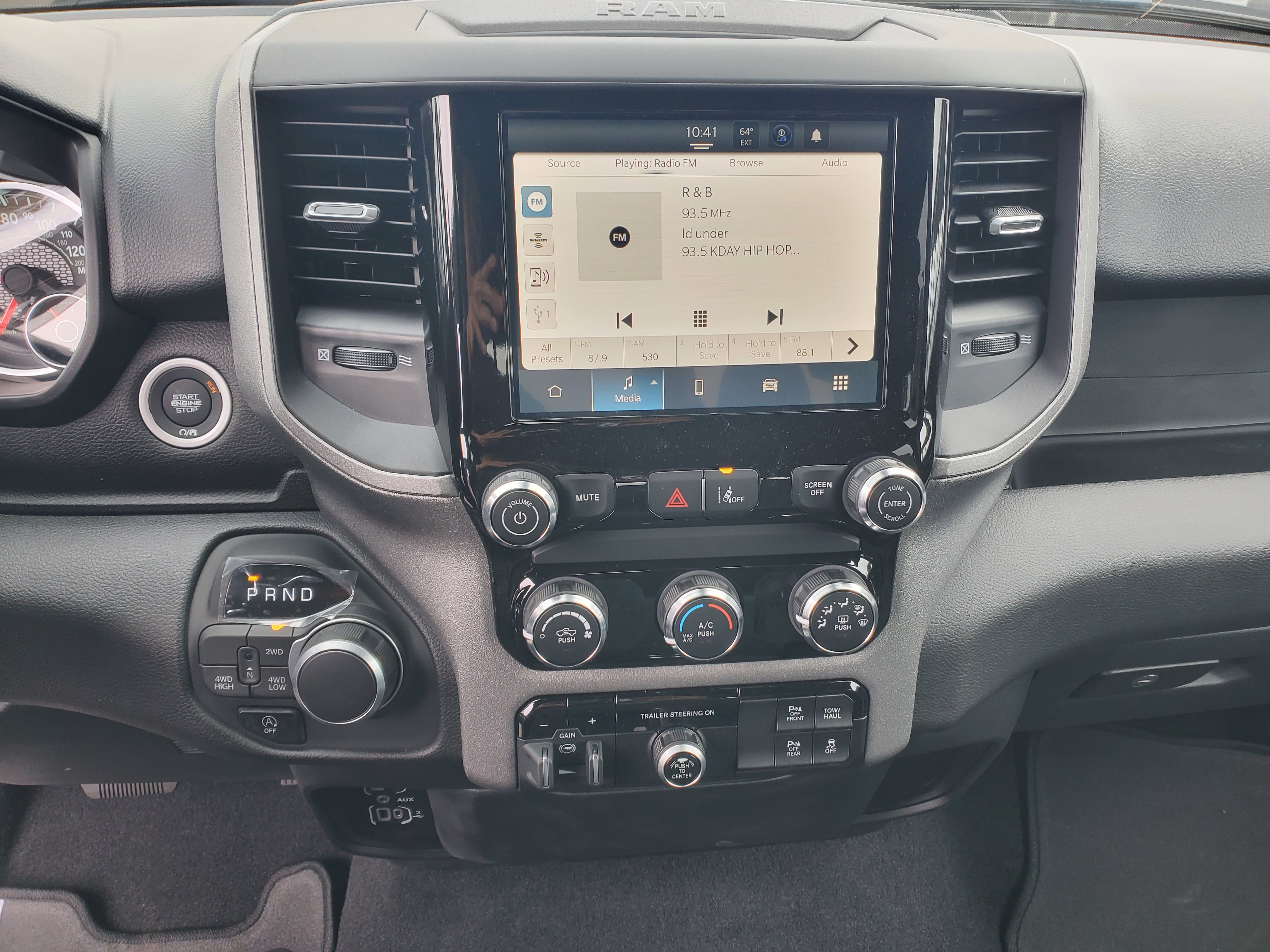 2025 Ram 1500 photo 2