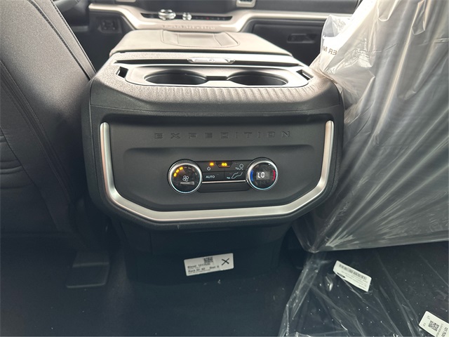 2025 Ford Expedition photo 19