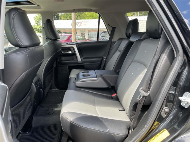 2018 Toyota 4Runner SR5 photo 12