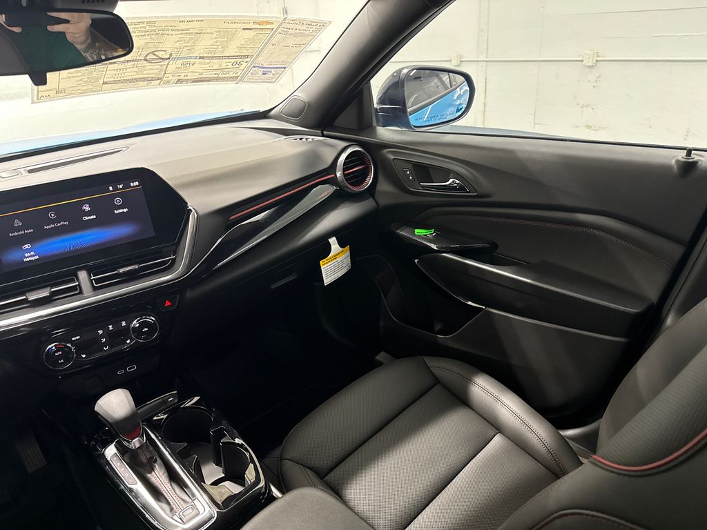 2025 Chevrolet Trax photo 25