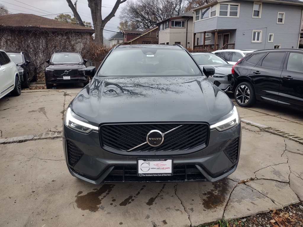 2026 VOLVO XC60 - Image 4