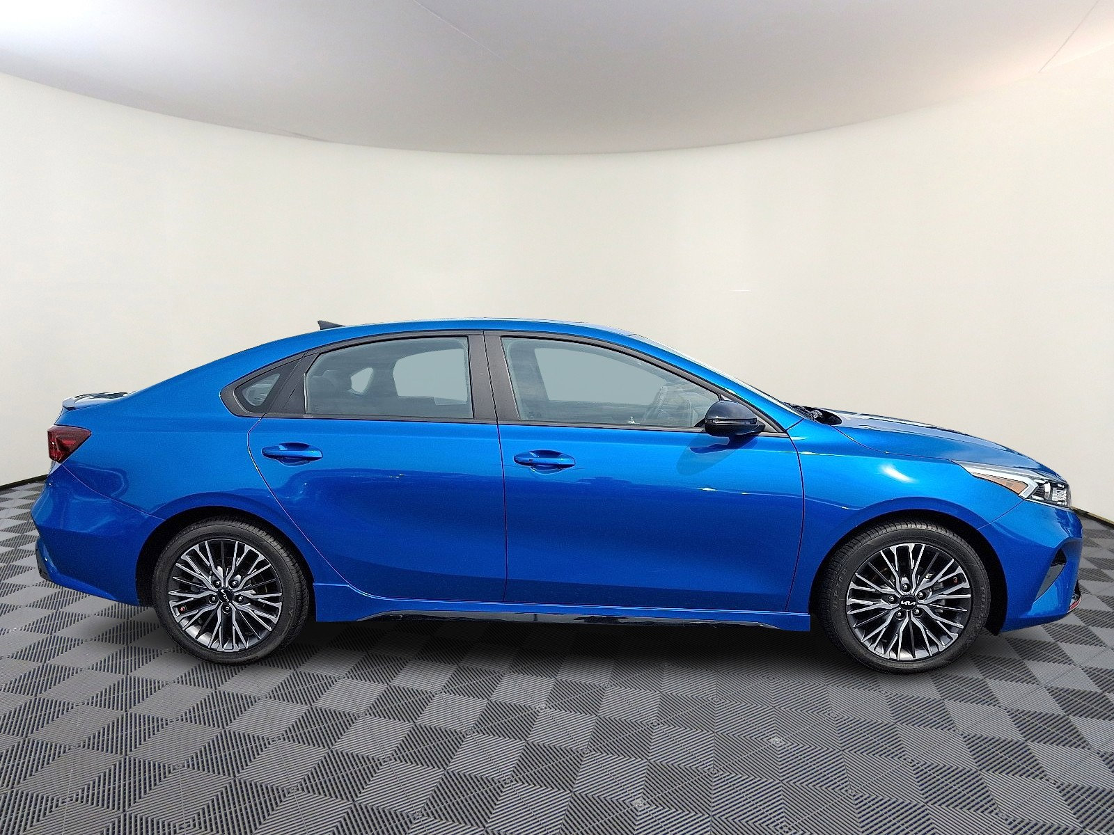 2022 Kia Forte GT-Line photo 6
